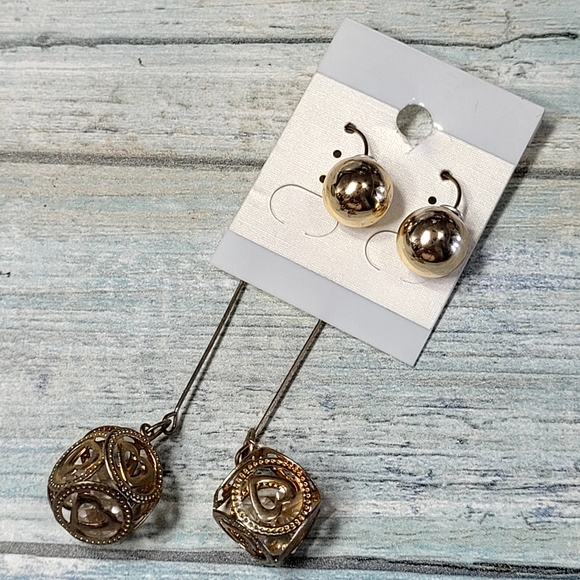 Jewelry - Gold Dangle Earrings
